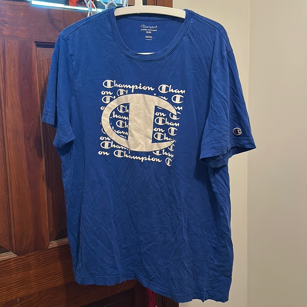 Champion - XL Mens- Short Sleeve - Tshirt- Blue